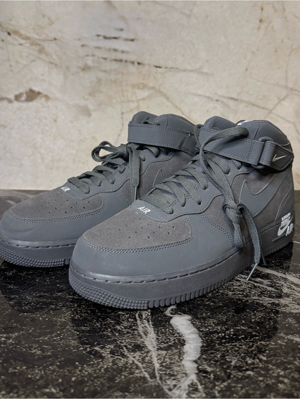 Bruce Kilgore Men’s Nike Airforce 1 Mid 07’ Dark Grey #315123-048 - Picture 4 of 6